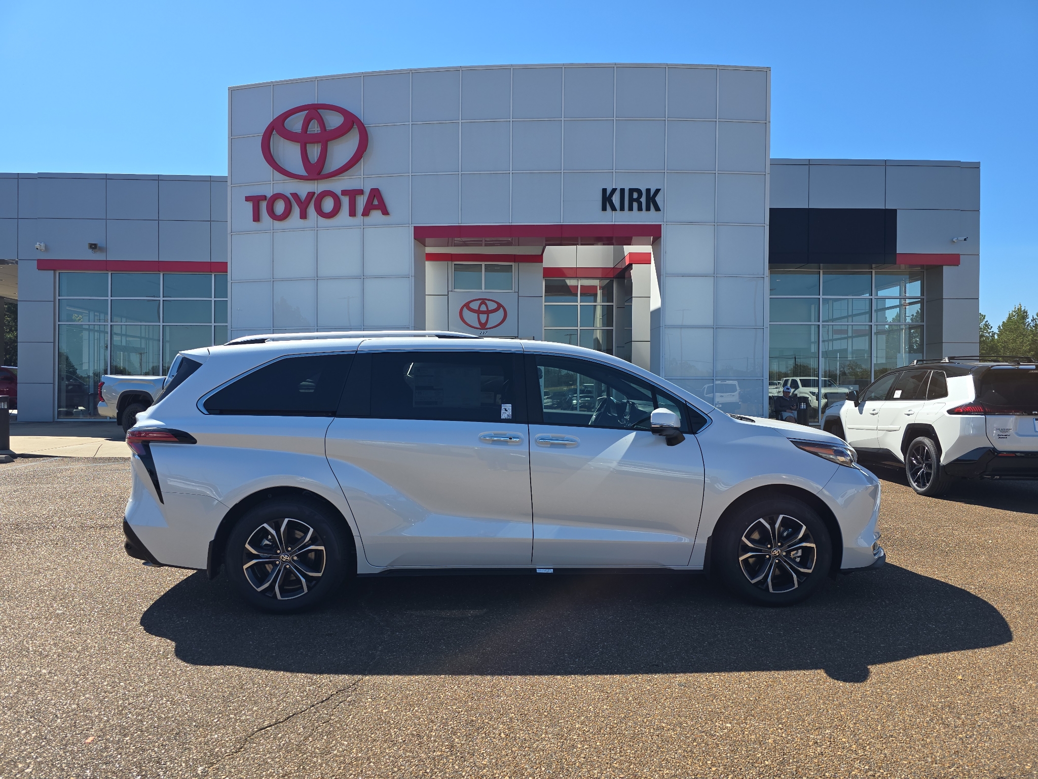 2026 Toyota Sienna Platinum 7 Passenger Van Passenger Van