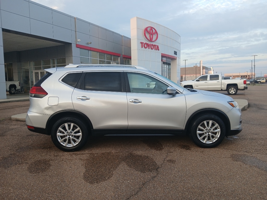 Used 2018 Nissan Rogue SV SUV