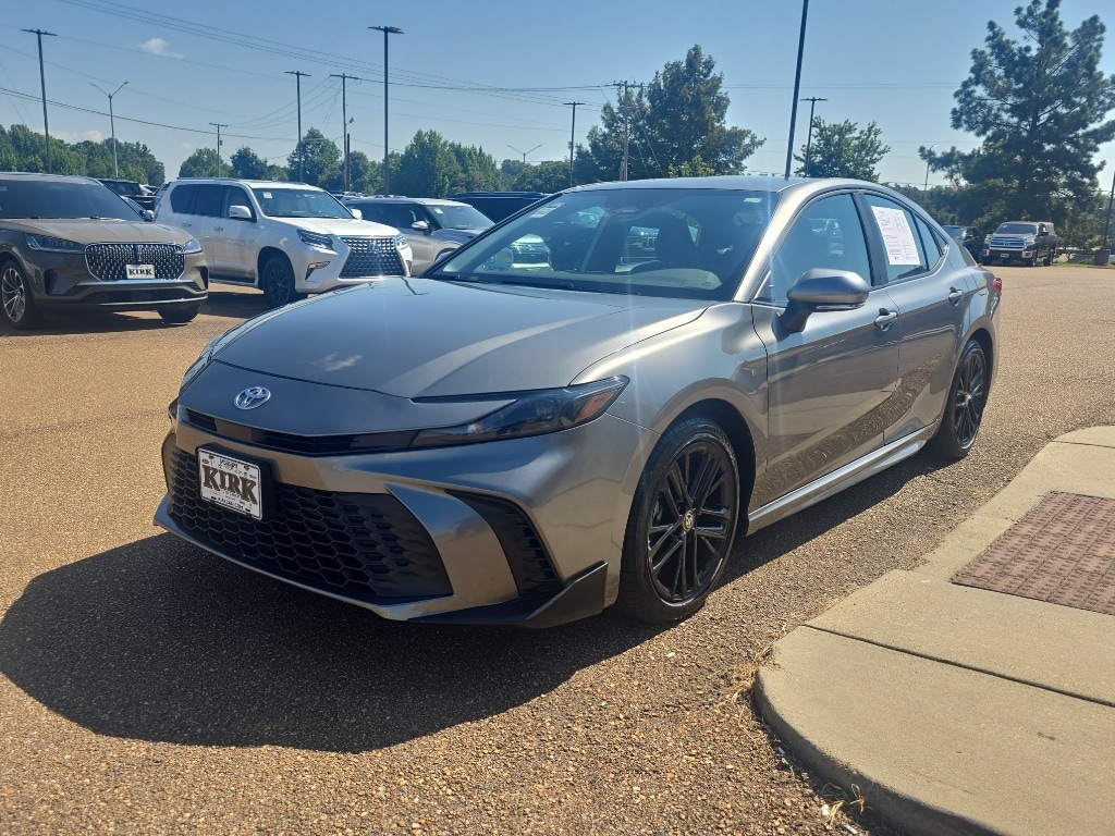 Used 2025 Toyota Camry SE Sedan