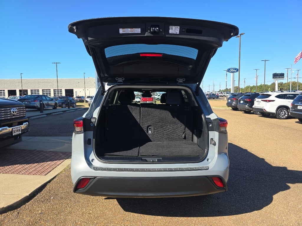 Used 2024 Toyota Highlander Hybrid XLE Nightshade SUV