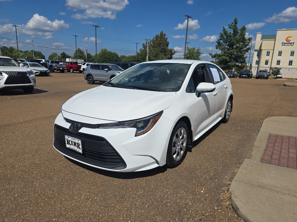 Used 2025 Toyota Corolla LE Sedan