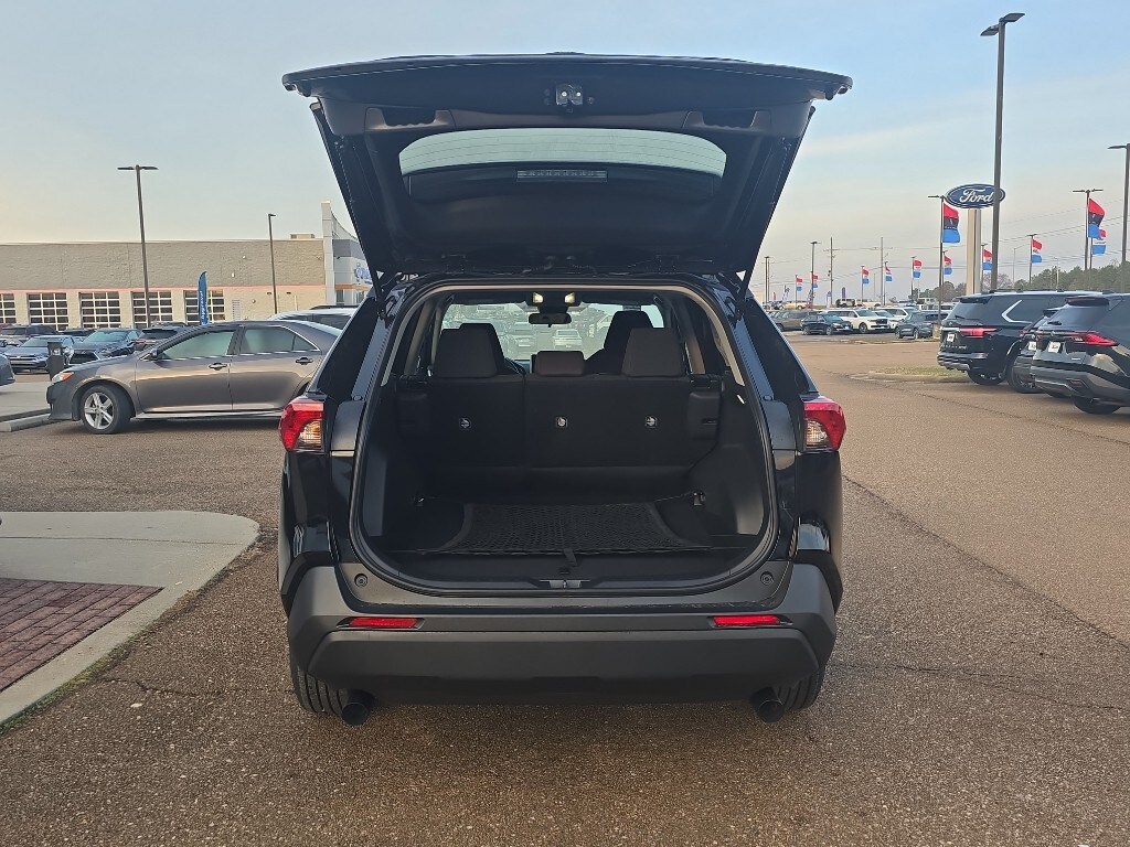 New 2025 Toyota RAV4 LE SUV