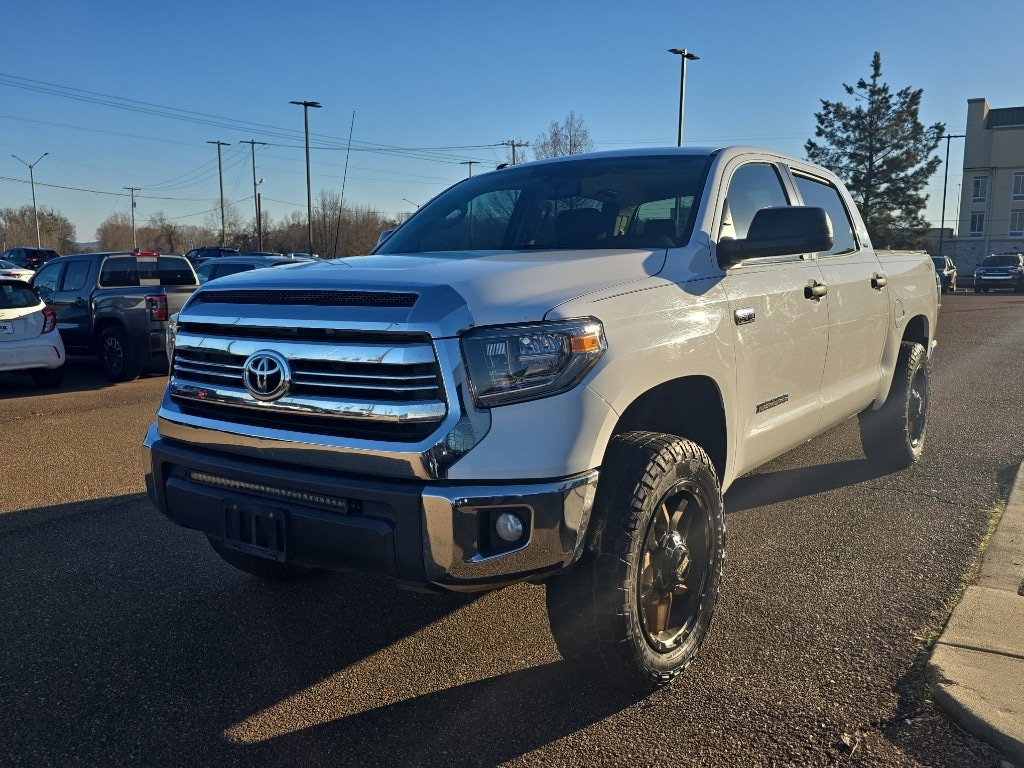 Used 2017 Toyota Tundra SR5 5.7L V8 w/FFV Truck CrewMax