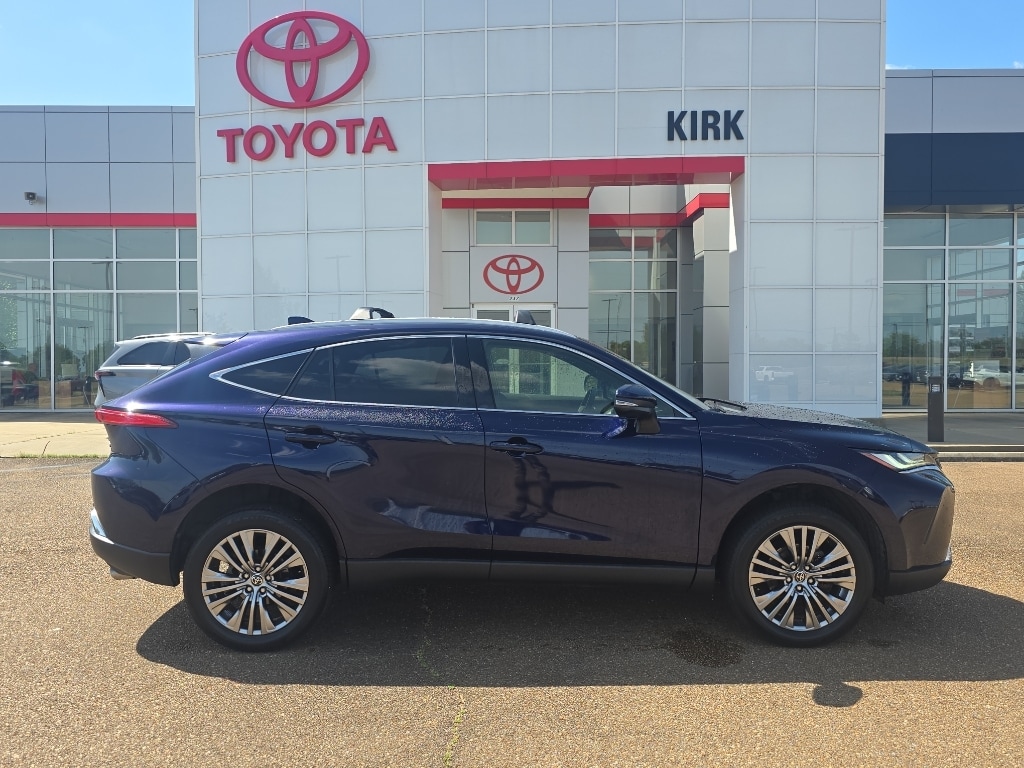 Used 2022 Toyota Venza XLE SUV