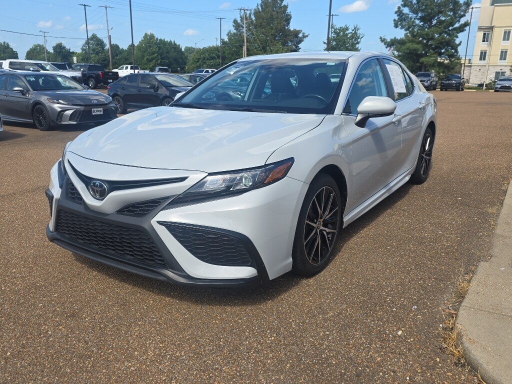 Used 2024 Toyota Camry SE Sedan