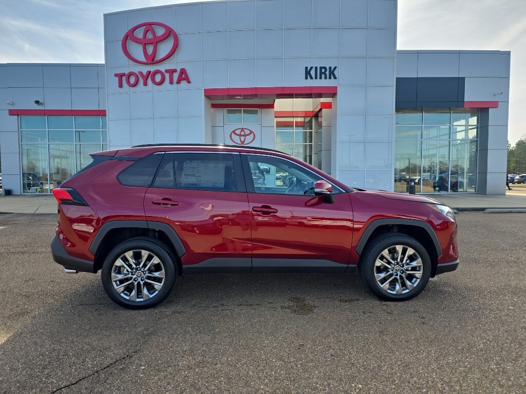 2025 Toyota RAV4 XLE Premium's photo