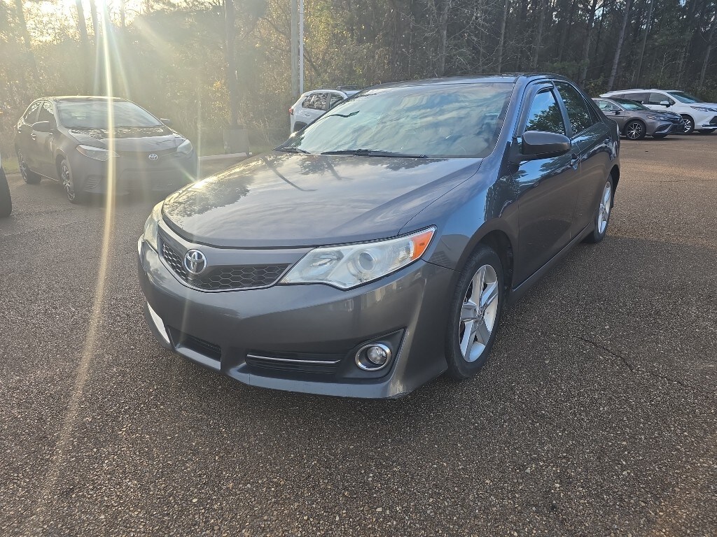 Used 2013 Toyota Camry SE Sedan