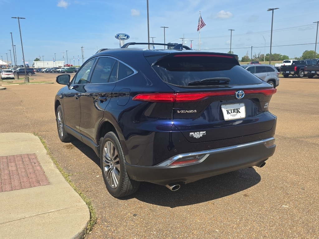 Used 2022 Toyota Venza XLE SUV