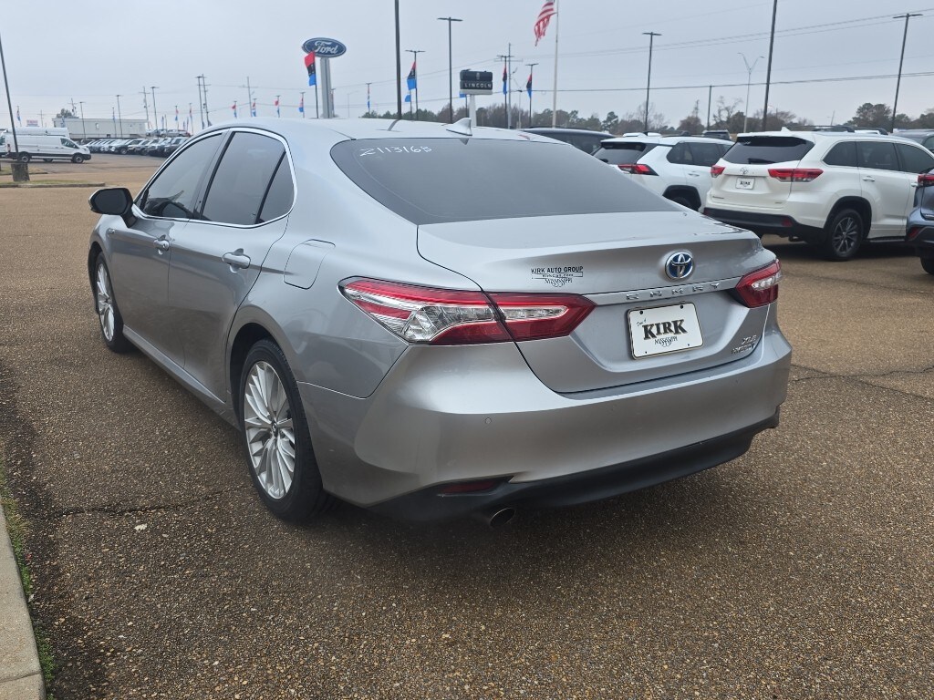 Used 2020 Toyota Camry Hybrid XLE Sedan