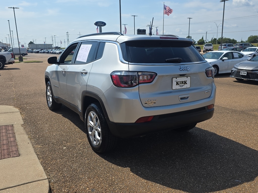 Used 2024 Jeep Compass Latitude SUV