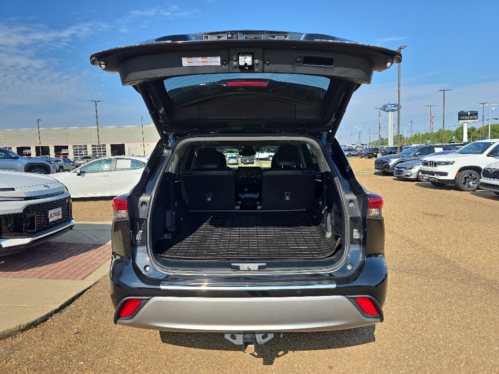 Used 2021 Toyota Highlander Platinum SUV