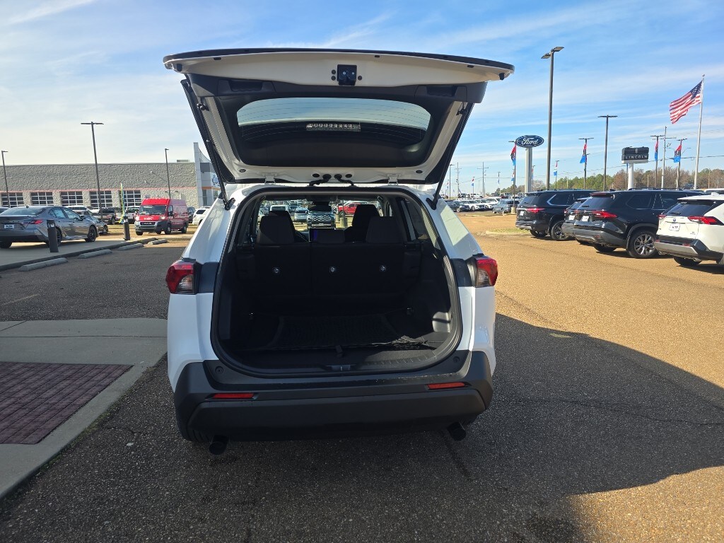 New 2025 Toyota RAV4 LE SUV