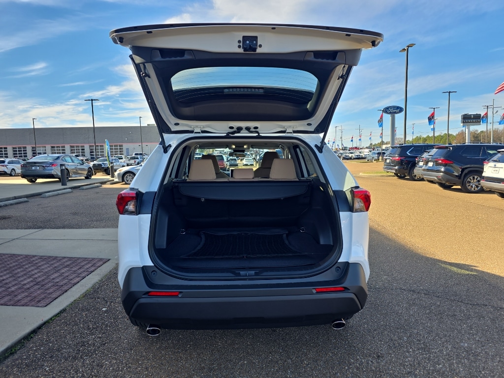 New 2025 Toyota RAV4 XLE SUV