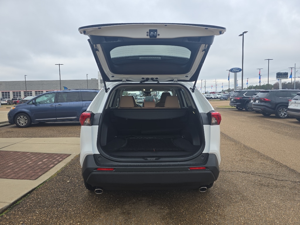 New 2025 Toyota RAV4 XLE SUV