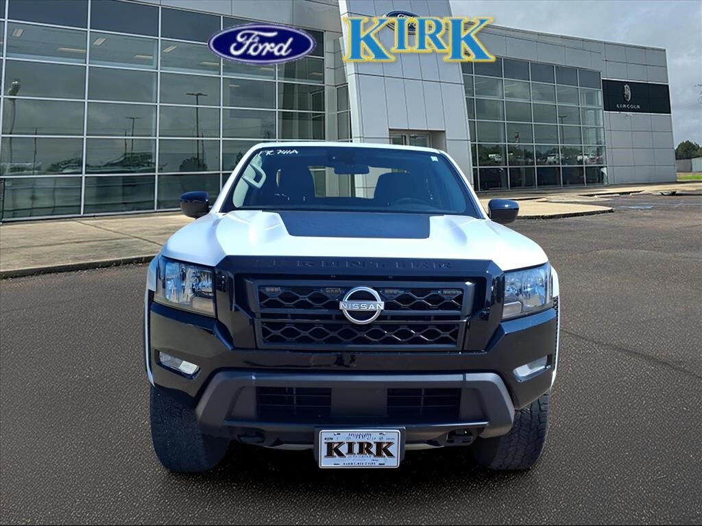 2024 Nissan Frontier SV Crew Cab photo 2