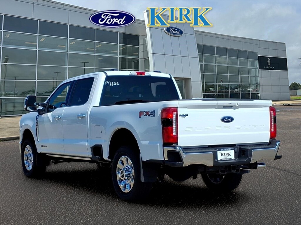 New 2026 Ford F-350 Lariat Crew Cab