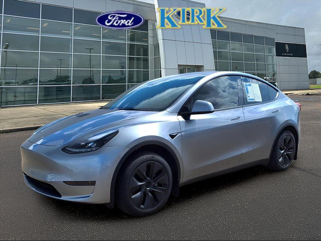 2025 Tesla Model Y Long Range photo 2