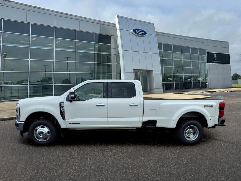 New 2026 Ford F-350 King Ranch Crew Cab