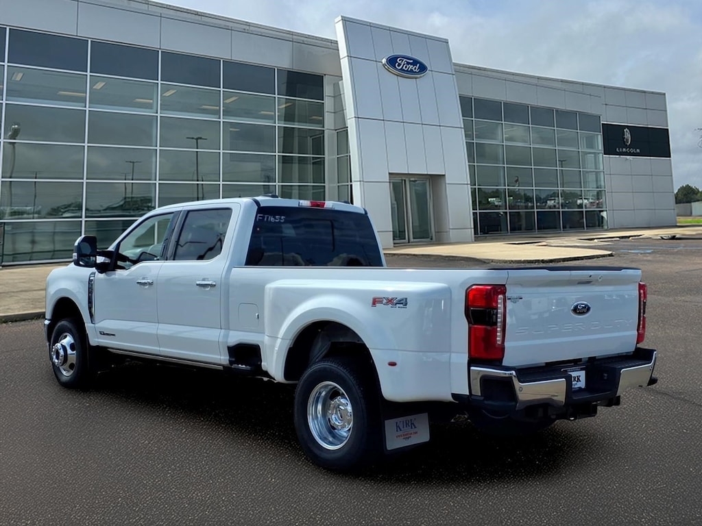 New 2026 Ford F-350 Lariat Crew Cab