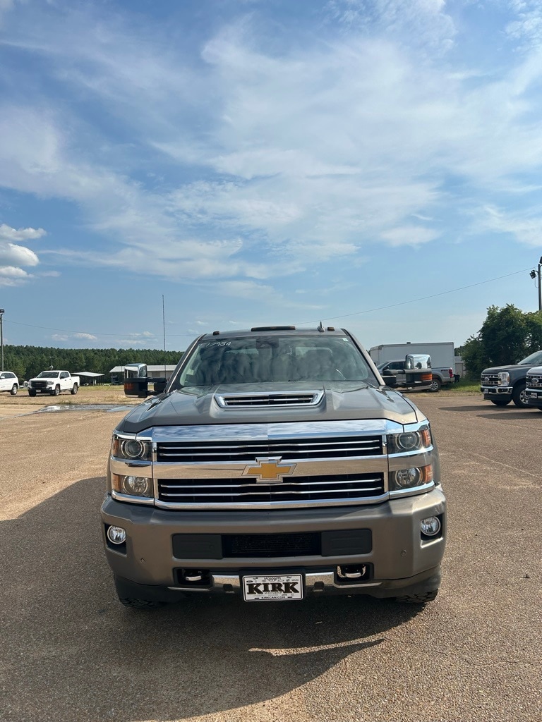 Used 2017 Chevrolet Silverado 3500HD High Country with VIN 1GC4K1EYXHG175140 for sale in Grenada, MS