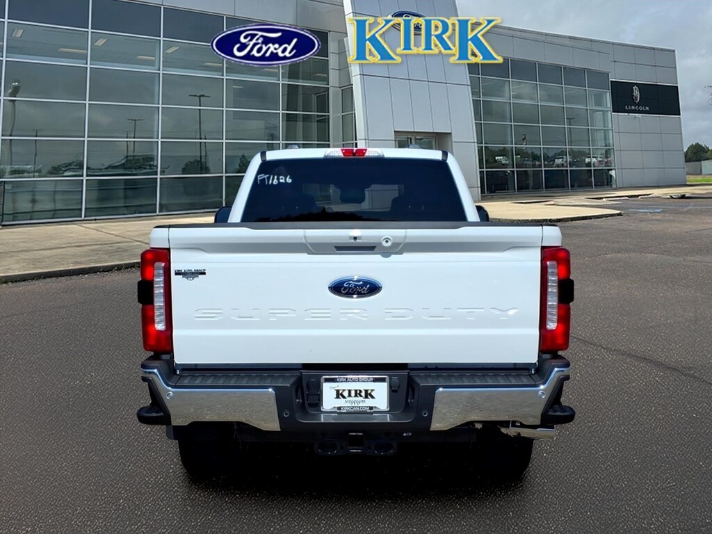 New 2026 Ford F-350 Lariat Crew Cab
