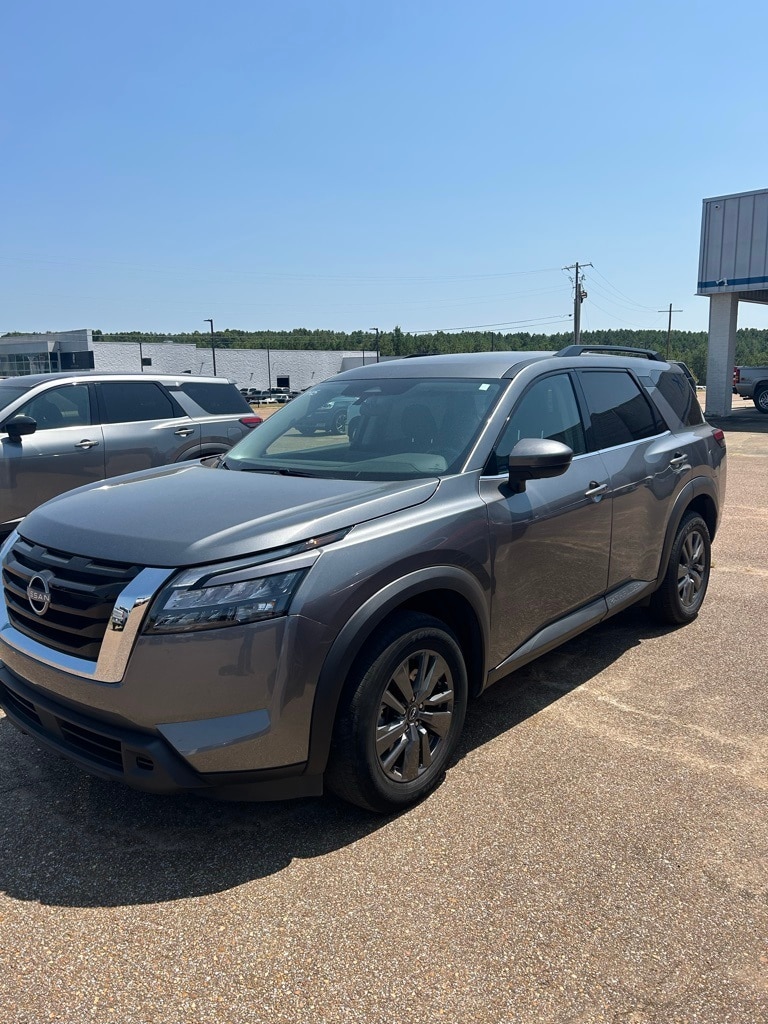 Used 2023 Nissan Pathfinder SV with VIN 5N1DR3BC1PC244096 for sale in Grenada, MS