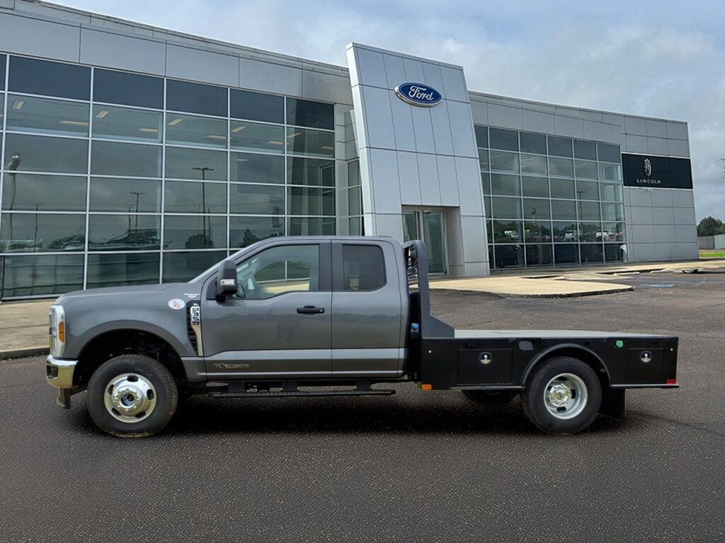 New 2026 Ford F-350 XL Extended Cab
