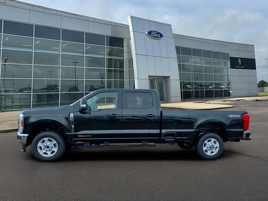 New 2026 Ford F-350 XLT Crew Cab