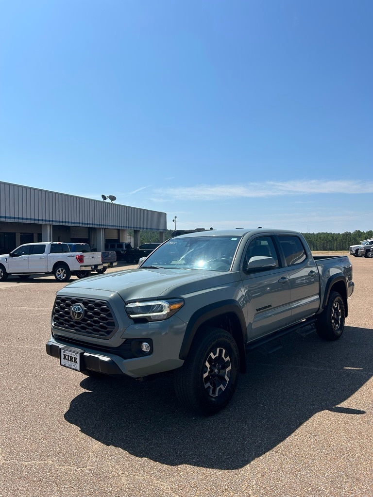 Used 2022 Toyota Tacoma TRD Off Road with VIN 3TMCZ5AN9NM505520 for sale in Grenada, MS