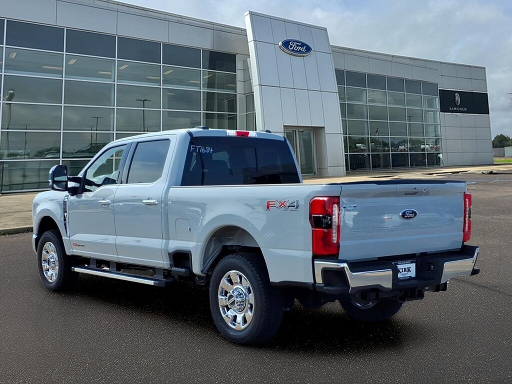 New 2026 Ford F-250 Lariat Crew Cab