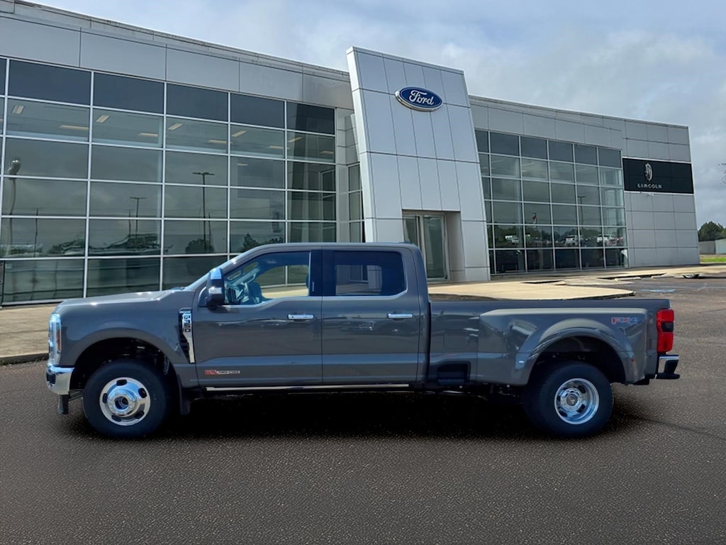 New 2026 Ford F-350 King Ranch Crew Cab