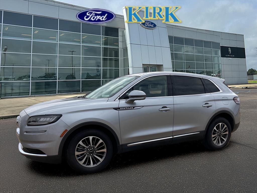 Used 2022 Lincoln Nautilus Reserve with VIN 2LMPJ8K91NBL25882 for sale in Grenada, MS