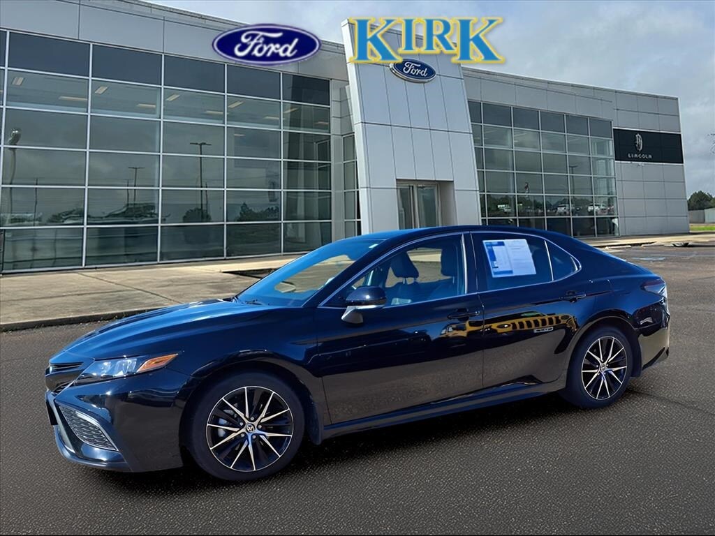 Used 2024 Toyota Camry SE Sedan