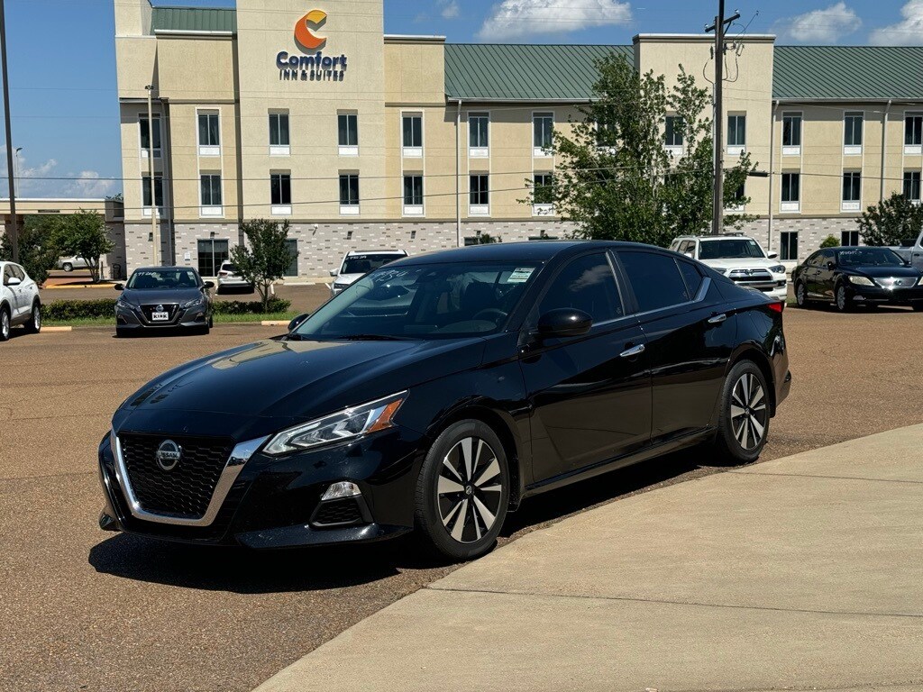 Used 2022 Nissan Altima SV with VIN 1N4BL4DV5NN306799 for sale in Grenada, MS