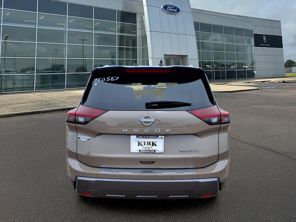 Used 2025 Nissan Rogue SL Sport Utility