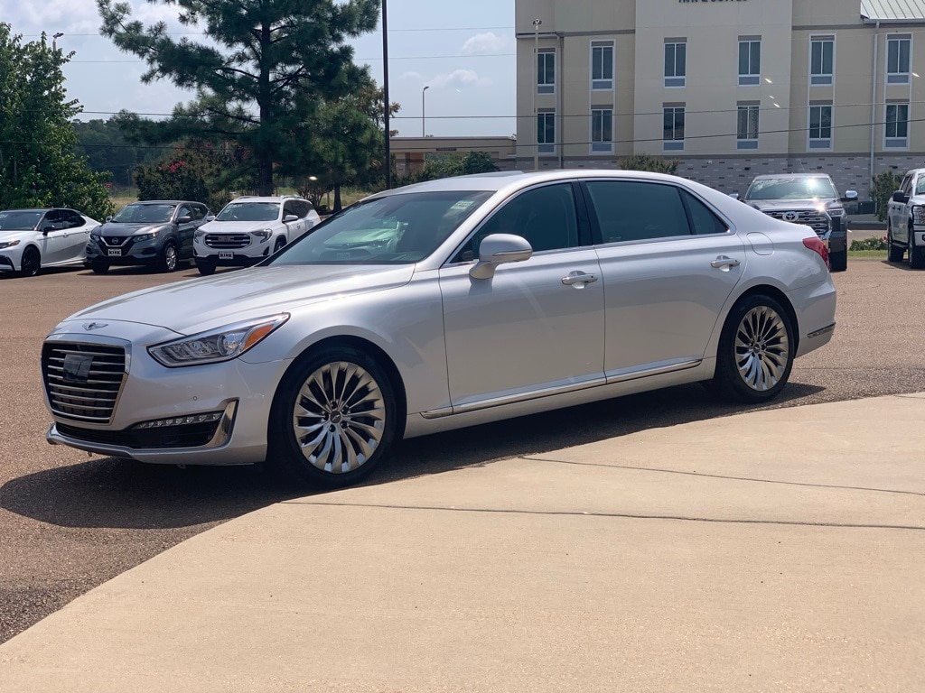 Used 2018 GENESIS G90 Premium with VIN KMHG34JAXJU042878 for sale in Grenada, MS