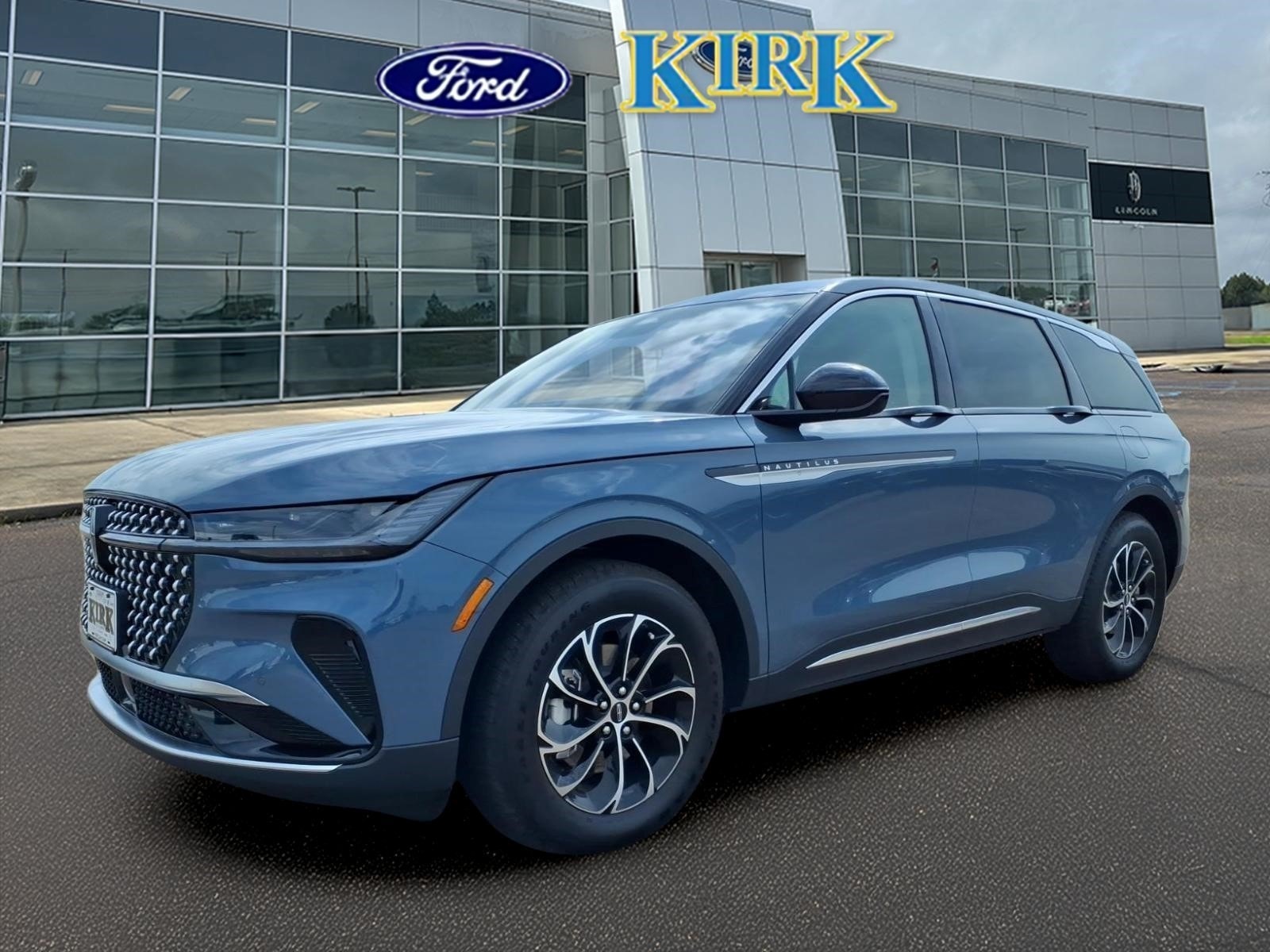 2025 Lincoln Nautilus Premiere AWD's photo
