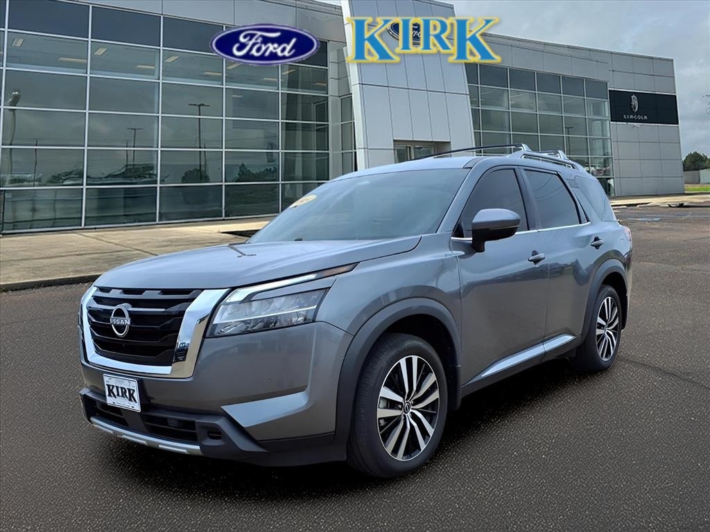 Used 2024 Nissan Pathfinder Platinum SUV