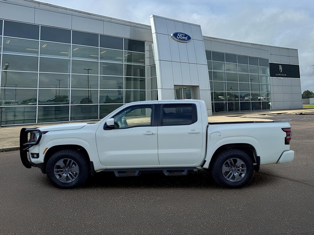 Used 2025 Nissan Frontier SV Crew Cab