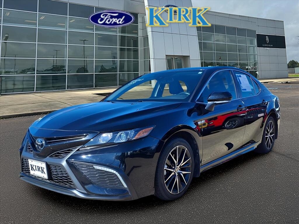 Used 2024 Toyota Camry SE Sedan