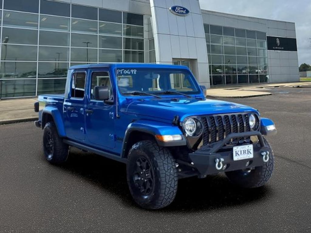Used 2023 Jeep Gladiator Sport Crew Cab Short Bed Truck