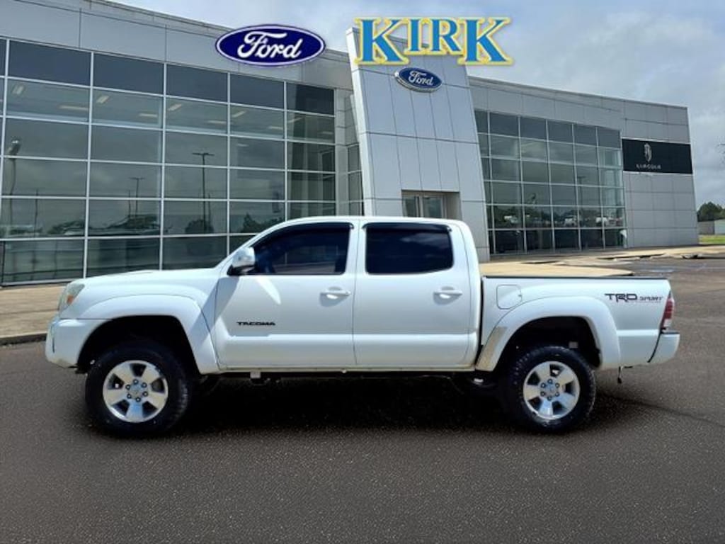 Used 2014 Toyota Tacoma Base Crew Cab Truck