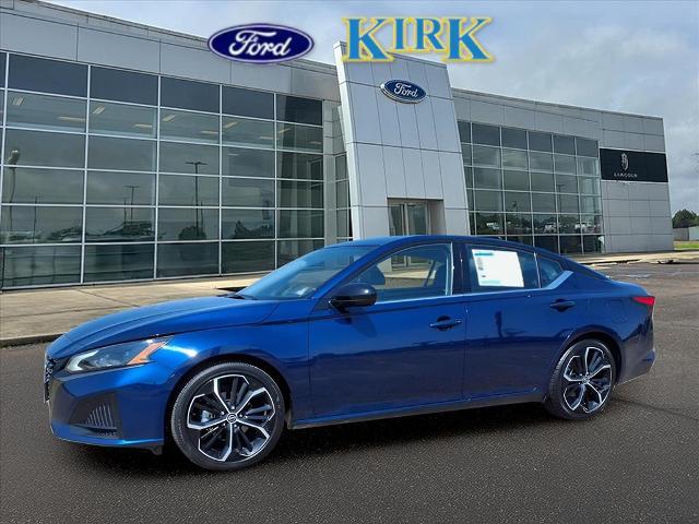 2024 Nissan Altima SR's photo