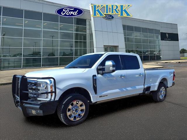 2023 Ford F-350 Super Duty Lariat's photo