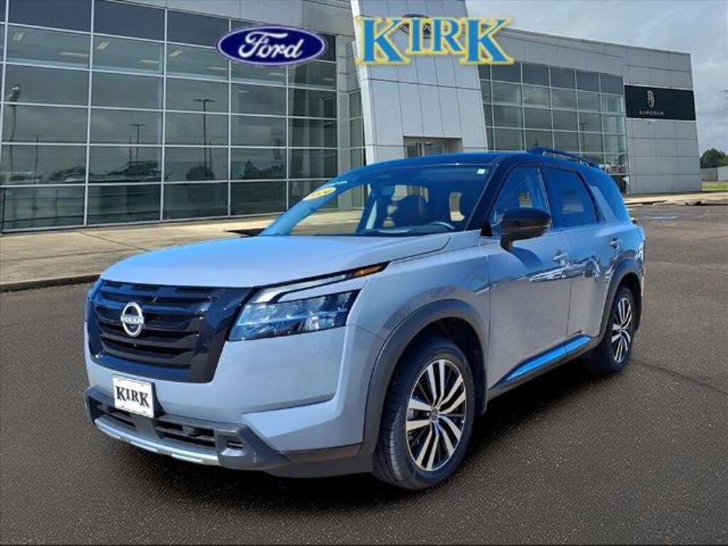 Used 2024 Nissan Pathfinder Platinum SUV