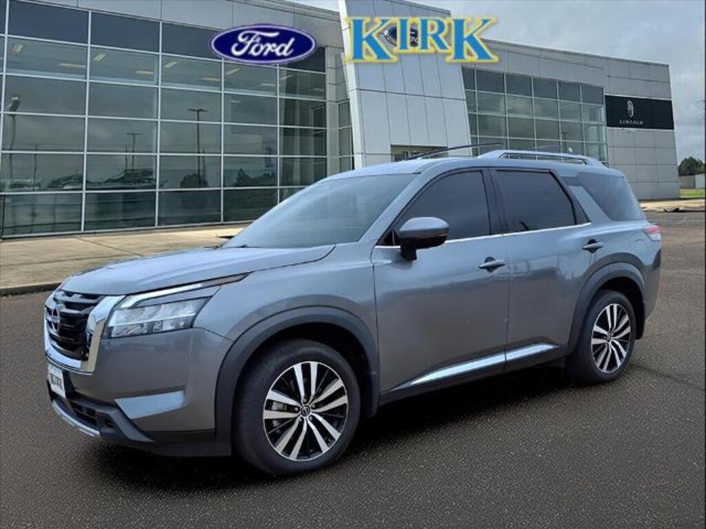 Used 2024 Nissan Pathfinder Platinum SUV