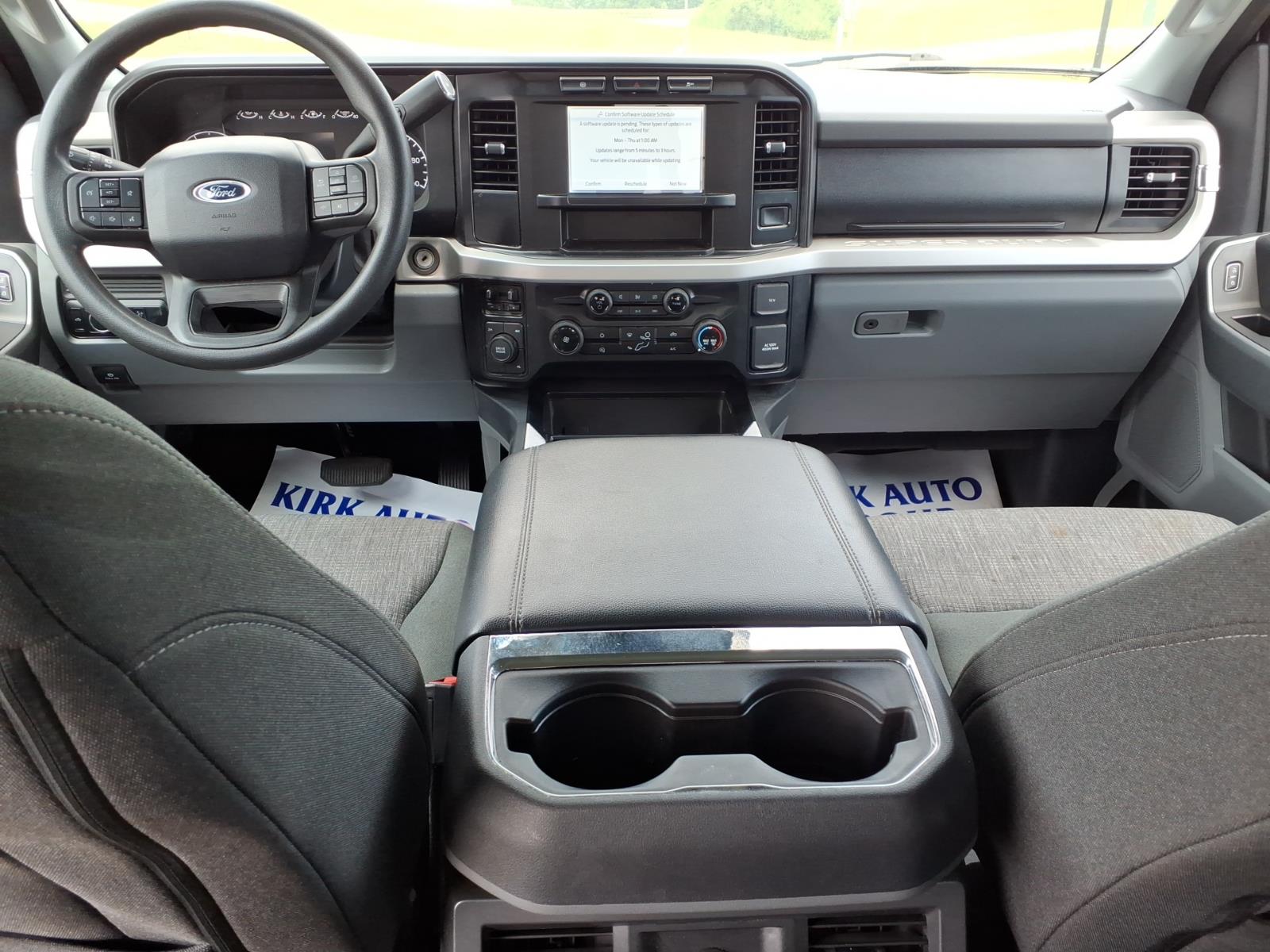 2024 Ford F-350 Super Duty XLT - Photo 12