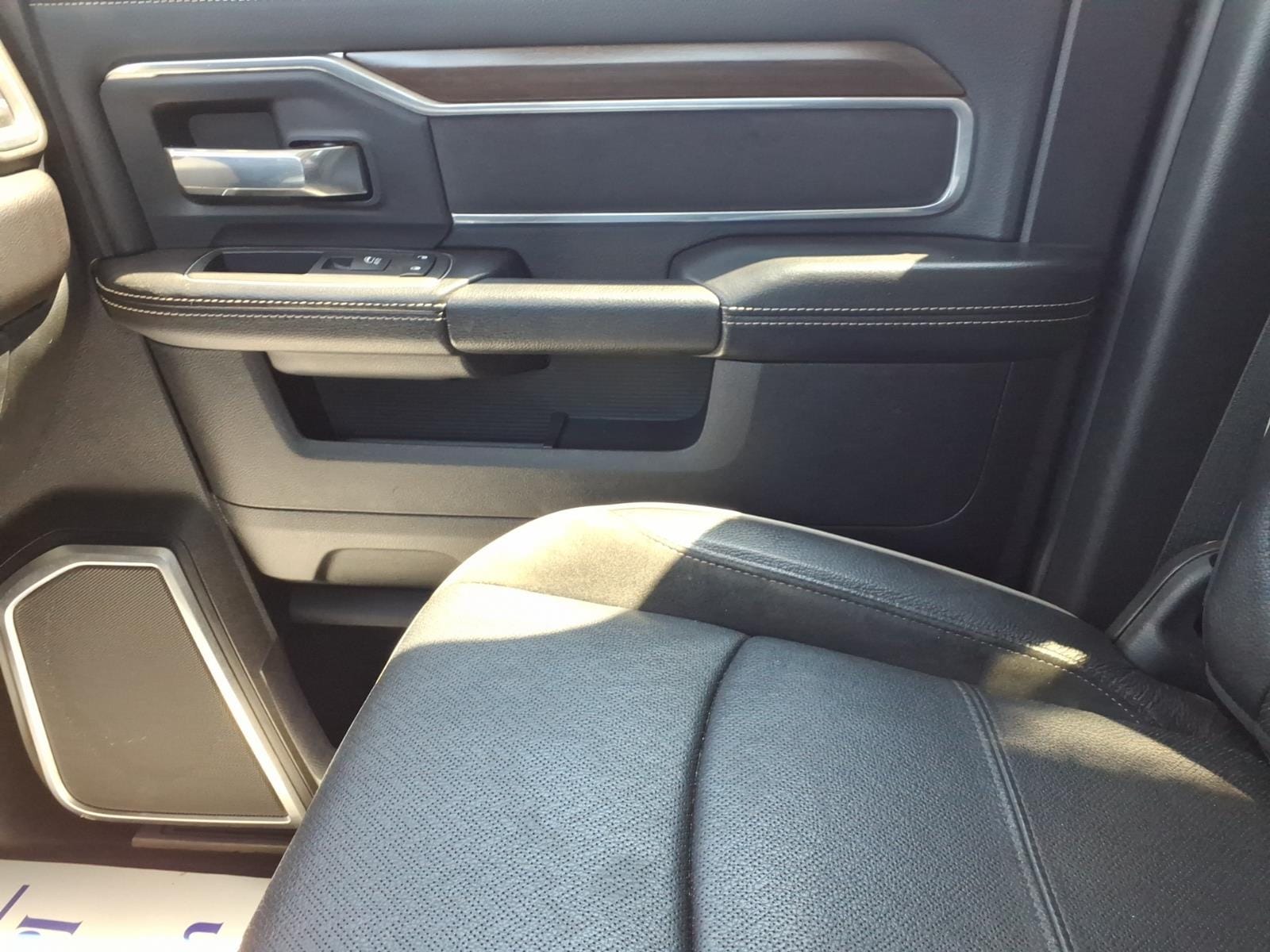 2022 RAM Ram 3500 Pickup Laramie - Photo 23