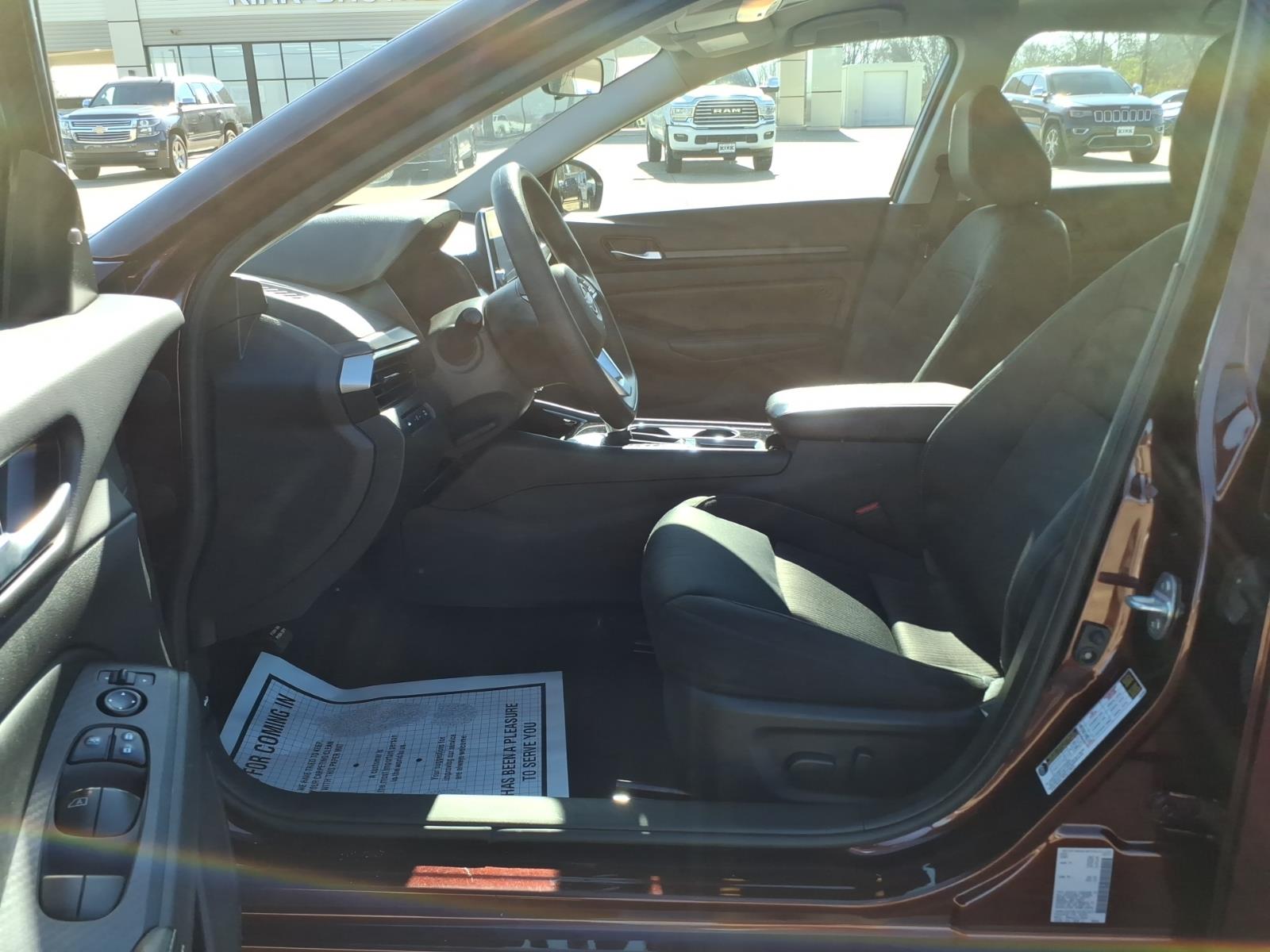 2024 Nissan Altima SV - Photo 15
