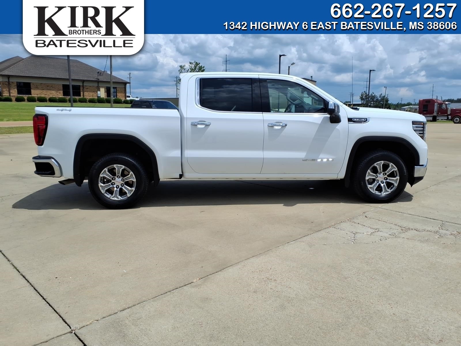 2025 GMC Sierra 1500 SLT - Photo 6
